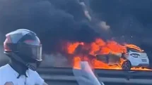 İstanbul'da Alev Alev Yanan Araç