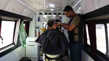 Uzman çavuşluğu bırakıp mobil berber oldu