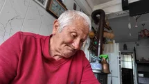Kütükten sadece bir keser ile ürettikleri hobisi oldu