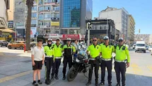 İzmir'de Efsane Trafik Polisi Emekli Oldu