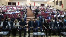 Sanal kumar tehlikesine dikkat çeken Vali Köşger: "Benim hanımı bile kumar bağımlısı yapacaklar"