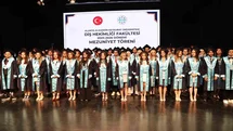 ALKÜ’de diş hekimliği fakültesinde mezuniyet heyecanı