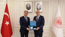 Bakan Işıkhan'dan Turkuaz Kart Taktimi