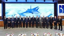 NATO Parlamenter Zirvesi’ne katılan meclis başkanları Baykar Milli Teknoloji Merkezi’ni ziyaret etti