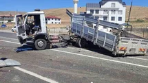 Elazığ'da Kamyon Çarpıştı