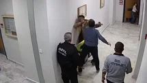 Personeli darbeden hastane müdürü açığa alındı
