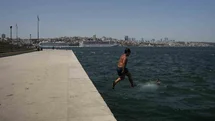 İstanbul'da Sıcak Hava Dalgası Etkili Oluyor