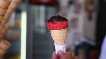 Elazığ'da Lezzetli Vişne Dondurması Talebi Artıyor