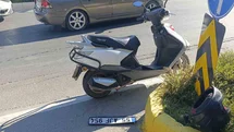 Hafif ticari araç ile motorlu bisiklet çarpıştı: 1 yaralı