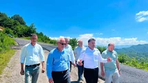 Ulubey’de sıcak asfalt ve beton yol çalışmaları devam ediyor