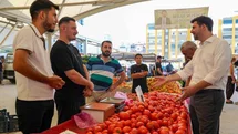 Tarsus’ta 4 yıldır atıl kalan semt pazarı yeniden hizmete açıldı