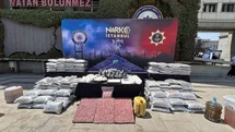 İstanbul’da son iki haftada 80 torbacı yakalandı, ele geçirilen 1 ton uyuşturucu emniyette sergilendi