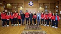Kütahya'da DPÜ Hentbol Takımları Başarı Elde Etti