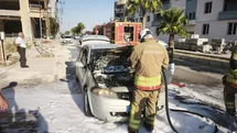 Antakya’da aracın motorundan alevler yükseldi
