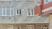 Esenler’de 3’üncü katın evin penceresinde yürüyen bebek yürekleri ağza getirdi
