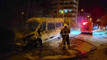 Aydın'da Park Halindeki Minibüs Yandı