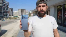 Hatay'da Unutulan Telefonun Sahibine Ulaşmaya Çalışıyor