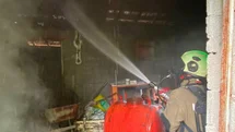 Dörtyol'da Metruk Bina Yangını