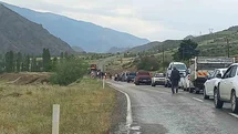 Oltu’da sağanak yağış sele neden oldu