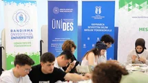 İki üniversitenin öğrencileri bir araya gelerek bilgi alışverişi yaptı