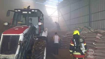 Edremit’teki yangında 2 bin saman ve yonca balyası zarar gördü