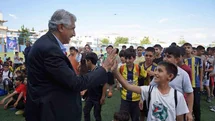 Kahta Belediyesi’nden yaz spor okulları öğrencilerine forma desteği
