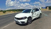 Tır ve otomobil çarpıştı: 2 yaralı