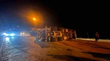 Devrilen beton mikserinin sürücüsü hafif yaralandı