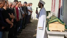 Annesiyle birlikte silahlı saldırıda ölen 4 yaşındaki Öykü Naz toprağa verildi