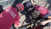Ordu’da otomobilin egzoz muhafazasına sıkışan yavru kedi kurtarıldı