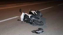 Otomobille çarpışan motosikletteki 2 kişi yaralandı