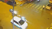 Bahçelievler’de motosiklet sürücüsünün ani hareketi kazaya yol açtı