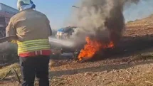 Tarla sürerken yanmaya başlayan traktör kullanılamaz hale geldi