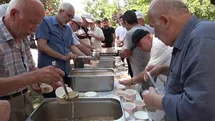 Kiremitçi Sinanbey Cami’de bin 500 kişilik aşure ikramı