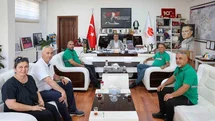 Efeler’de hayat kurtaran belediye personeline anlamlı ödül