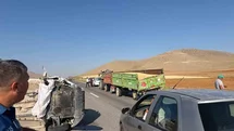 Karaman’da traktörün römorkuna çarpan otomobil devrildi: 1 yaralı