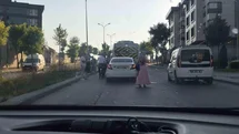 Eskişehir’de otomobilin servise çarptığı kazada maddi hasar oluştu