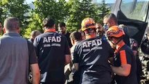 Kazada sıkışan sürücü için ekipler seferber oldu