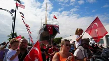 Bandırma Vapuru karadan yürütülerek yeni yerine taşındı: Mehter marşı ile karşılandı