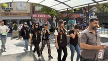 Hırsızlık amacı ile evin kapısını açmaya çalışırken suçüstü yakalanan 3 kadın tutuklandı
