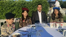 İstanbul Valisi Gül: "Sokakta birbirine benzemeyen, birbiri gibi düşünmeyen, birbiri gibi giyinmeyen herkesin bu darbecilere karşı durduğunu gördük"