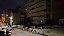 Bahçelievler’de yanında temel kazılan 7 katlı binadan çatlama sesi gelince tahliye edildi
