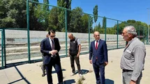 Hisarcık’ta okul spor alanları yenileniyor