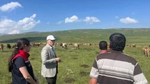 Tarım ve Orman Müdürü Enver Aydın, 2 bin 500 rakımlı Susuz Yaylası’nda üreticilerle buluştu