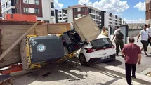 Eskişehir’de silindir yüklü römork, sürücü adayı aracını ezdi: 2 yaralı