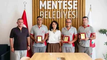 Buldukları çantayı sahibine teslim eden personele Başkan Köksal Aras’tan özendirme primi