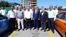 Taksiciler tarafından düzenlenen "15 Temmuz Korteji" Atatürk Havalimanı’na doğru yola çıktı