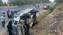 Mersin'de Kamyonet Devrildi, Sürücü Yaralı Kurtuldu