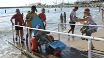 Kuşadası’nda Engelsiz Plaj Hizmeti Başladı