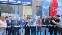 Bandırma’da gençlik merkezi hizmete açıldı